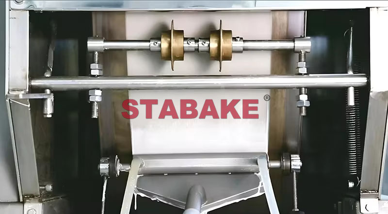 Fully Automatic Industrial Spring Roll Production Line Manufacturer 4